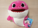 Pinkfong Baby Shark Maskotka Mommy pacynka z piosenką PRZYBRUDZONA
