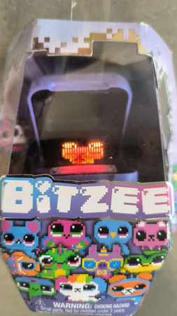 OUTLET Bitzee interaktywne zwierzątko cyfrowe Wirtualny Zwierzak hologram Spin Master USZKODZONE OPAKOWANIE