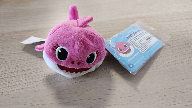 OUTLET Baby Shark Mama mini pluszak interaktywny NIE WYDAJE DŹWIĘKÓW