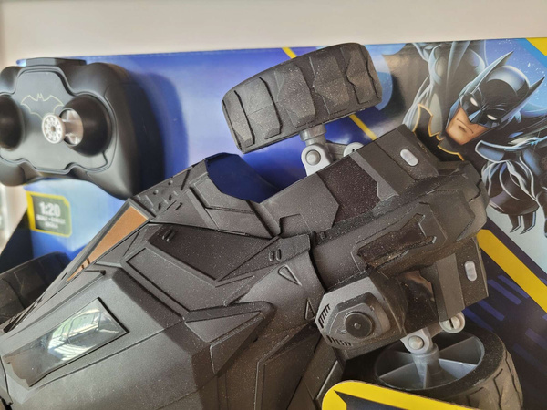 OUTLET Batman Batmobile zdalnie sterowany pojazd RC samochód auto i figurka DC Comics WADLIWY