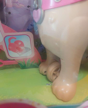 OUTLET Chi Chi Love Interaktywny Piesek z różową smyczą 28 cm Poo Poo Puppy robi kupkę 3+ USZKODZONE OPAKOWANIE