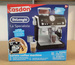 OUTLET Ekspres do kawy DeLonghi dla małego baristy ze spieniaczem do mleka Casdon PO ZWROCIE