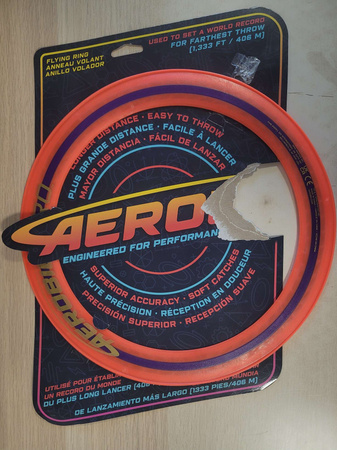 OUTLET Obręcz do rzucania Aerobie Pro frisbee czerwone Spin Master USZKODZONA