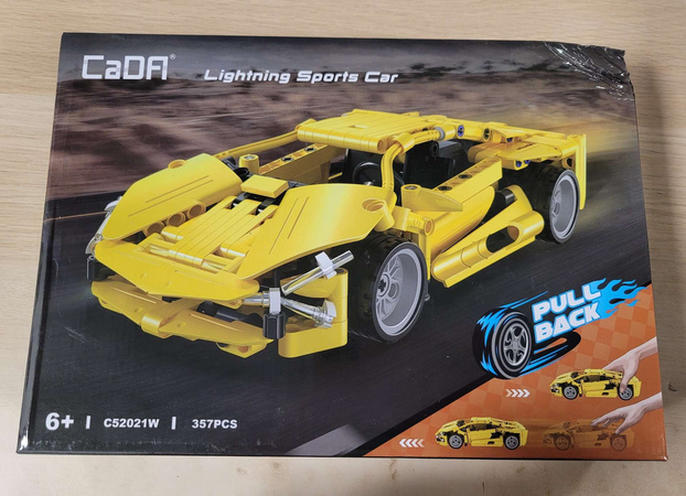 OUTLET Klocki konstrukcyjne CaDA Samochód sportowy wyścigowy 24 cm Auto Lightning Sports Car z napędem pull back 357 elementów USZKODZONE OPAKOWANIE