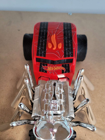 OUTLET Hot Wheels Monster Action interaktywne auto Street Creeper WADLIWY