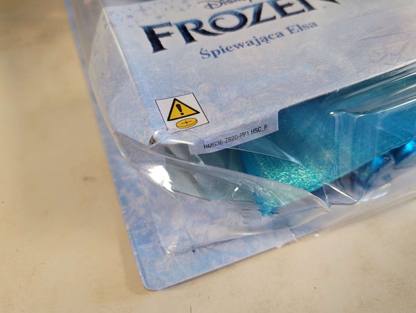 OUTLET Frozen Kraina Lodu Śpiewająca lalka Elsa 30 cm USZKODZONE OPAKOWANIE