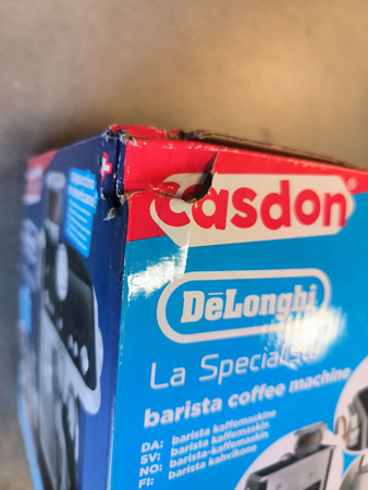 OUTLET Ekspres do kawy DeLonghi dla małego baristy ze spieniaczem do mleka Casdon USZKODZONE OPAKOWANIE