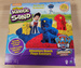 OUTLET Psi Patrol Plastyczny Piasek kinetyczny 340g Kinetic Sand + 3 foremki piesków Chase Marshall Rubble żółty niebieski czerwony USZKODZONE OPAKOWANIE