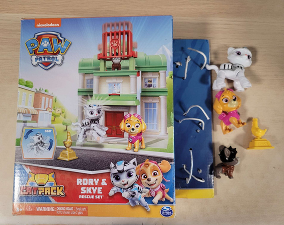 OUTLET Psi Patrol Skye Rory Cat Pack Zestaw ratowniczy domek + figurki USZKODZONE OPAKOWANIE
