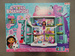 OUTLET Koci Domek Gabi Interaktywny 60 cm wielki duży dom dla lalek + figurki Kiciuś Panduś i Gabi Gabby's Purrfect Dollhouse DŹWIĘK USZKODZONE OPAKOWANIE