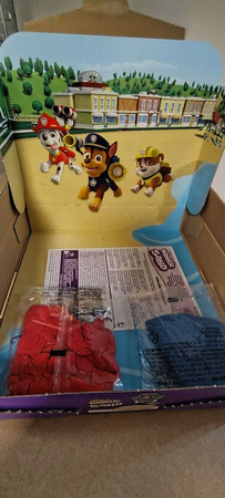 OUTLET Psi Patrol Plastyczny Piasek kinetyczny 340g Kinetic Sand + 3 foremki piesków Chase Marshall Rubble żółty niebieski czerwony PRODUKT WADLIWY - NIEPEŁNY KOMPLET