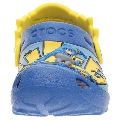 Crocs Classic Caped Crusader Sea Blue Niebieskie klapki dla dzieci z Batmanem