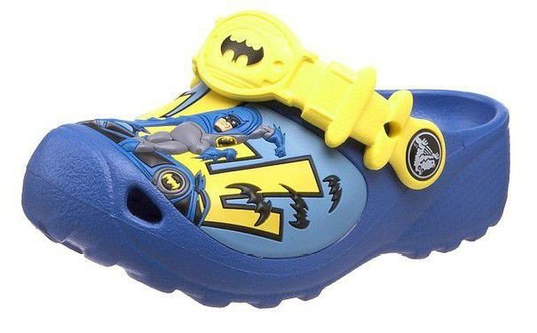 Crocs Classic Caped Crusader Sea Blue Niebieskie klapki dla dzieci z Batmanem